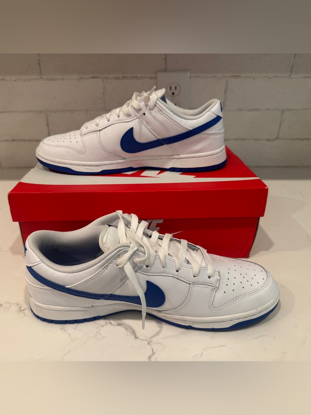 Size 10.5 - Nike Dunk Low Retro White Hyper Royal DV0831 104 - Picture 2 of 9